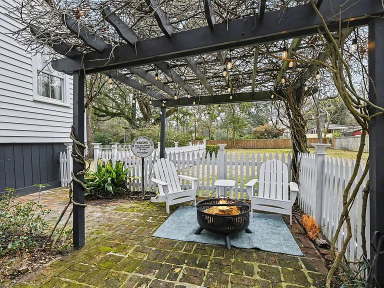 216 W Carolina Ave — Photo 43