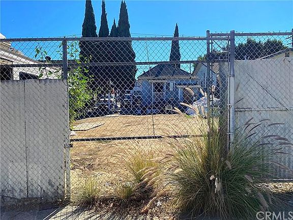 2nd image of 442 W Sepulveda St