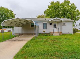 604 N Madison St, Lincoln, IL 62656