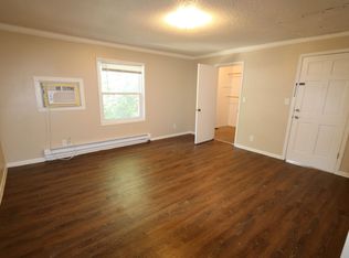 1021 N 6th St APT 2, Burlington, IA 52601