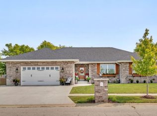 1685 Locust Rd, Morris, IL 60450