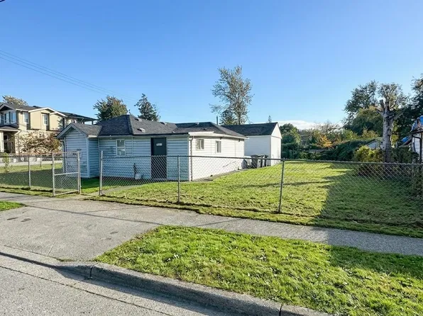 12666 114th Ave, Surrey, BC V3V 3N9