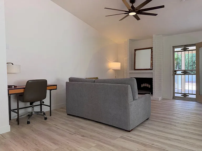 8956 E Voltaire Dr — Photo 7