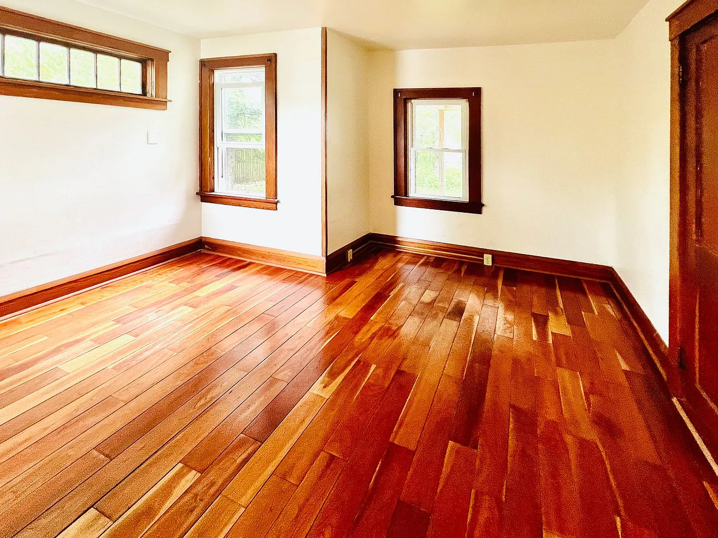5 Bedroom, 1.5 Bath Home near UVM (312 Colchester Ave) — Photo 3