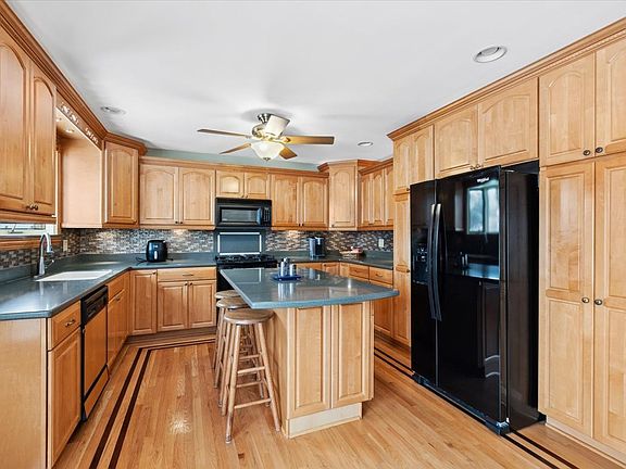 2nd image of 3505 Lyle Ln