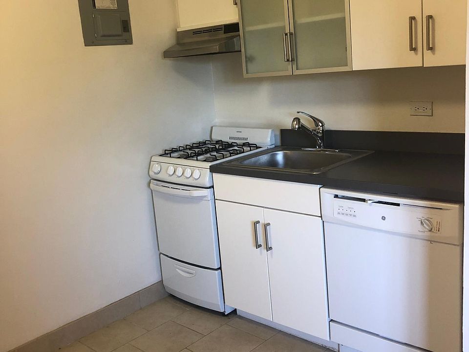 2nd image of 14220 84th Dr APT 4