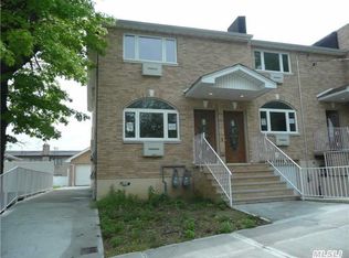 313 125th St, Flushing, NY 11356