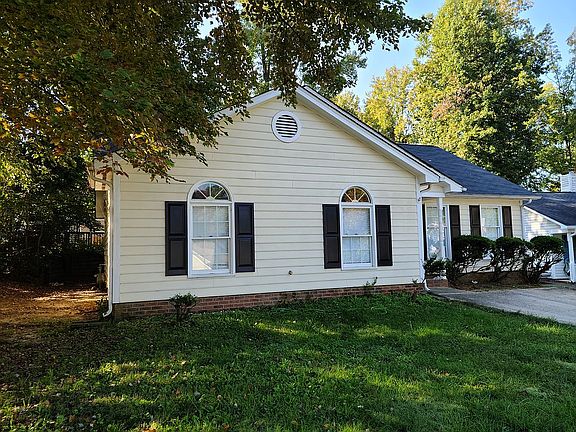 2nd image of 5 Ivy Glen Ct