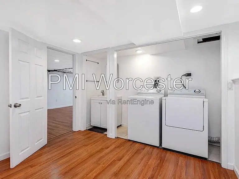 122 Crescent St — Photo 16