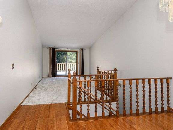 3rd image of 3138 Manitoba Ln