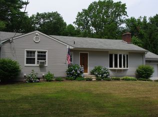 2004 Shepard Ave, Hamden, CT 06518