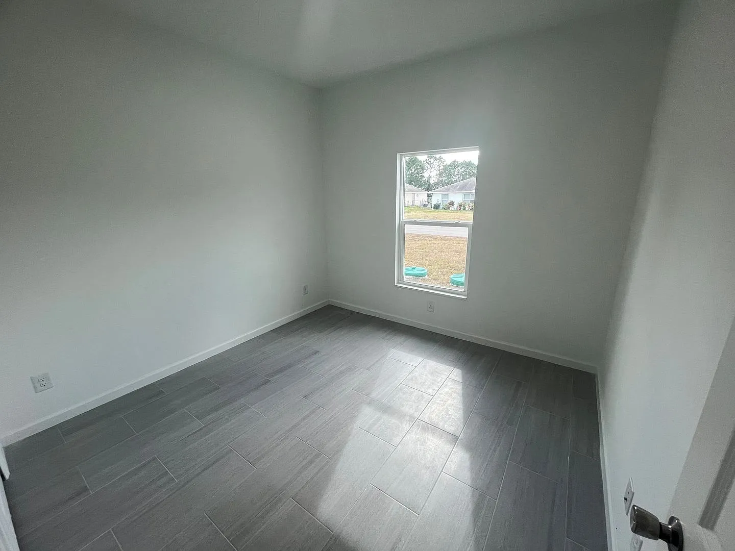 New 4 Bed / 2 Bath / 2 Car Garage Family Retreat in Desirable Lehigh Acres! — Photo 4