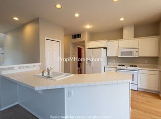 8689 SW Bellflower St, Tigard, OR 97224