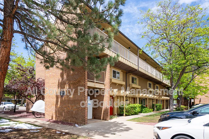 Building Photo - 3293 Madison Ave #S303