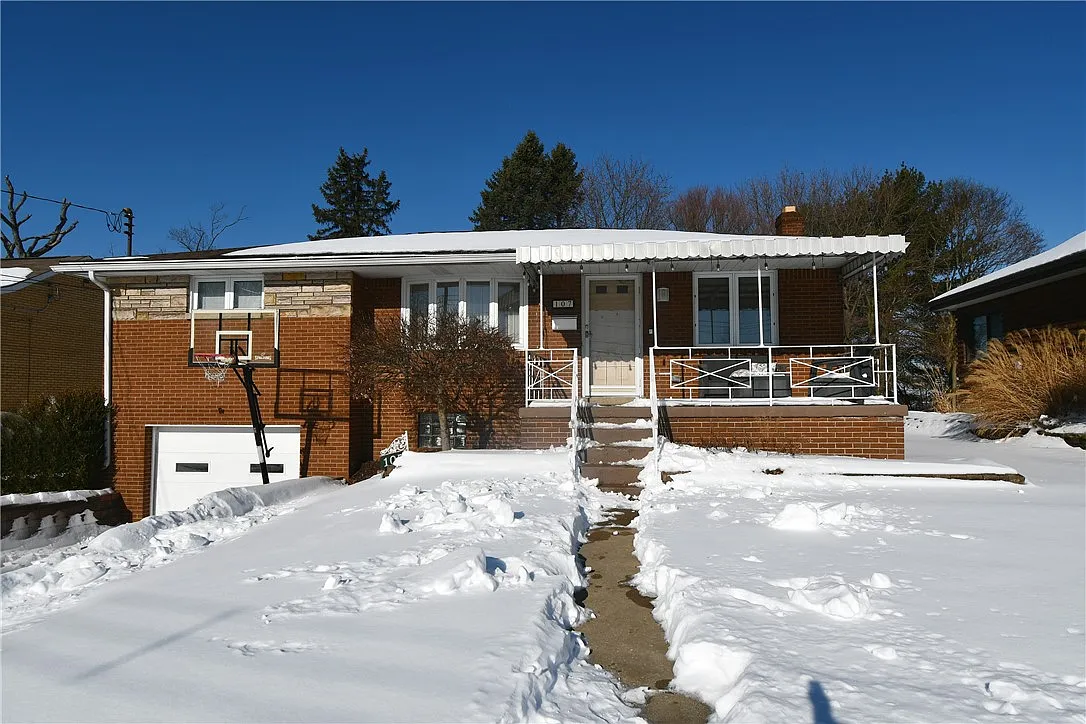 107 Queen Dr photo 1