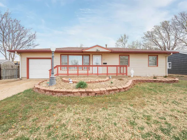 1815 Page Ave, Salina, KS 67401