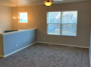 19420 Laci St, Omaha, NE 68135