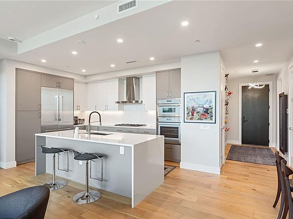 4th image of 2425 Peachtree Rd NE #1412