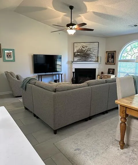 6118 Hedgecock Cir #3C — Photo 7