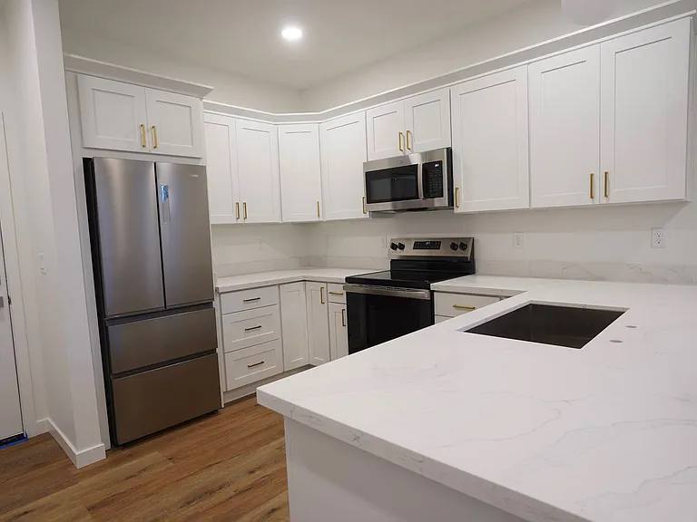 1331 Lenore Dr #B — Photo 3