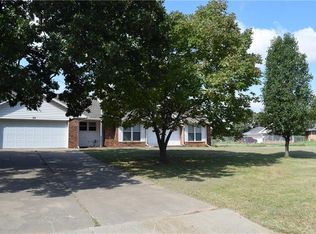 24 Ladonna Dr, Shawnee, OK 74804