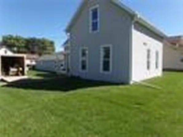 102 4th Ave SE, Clarion, IA 50525