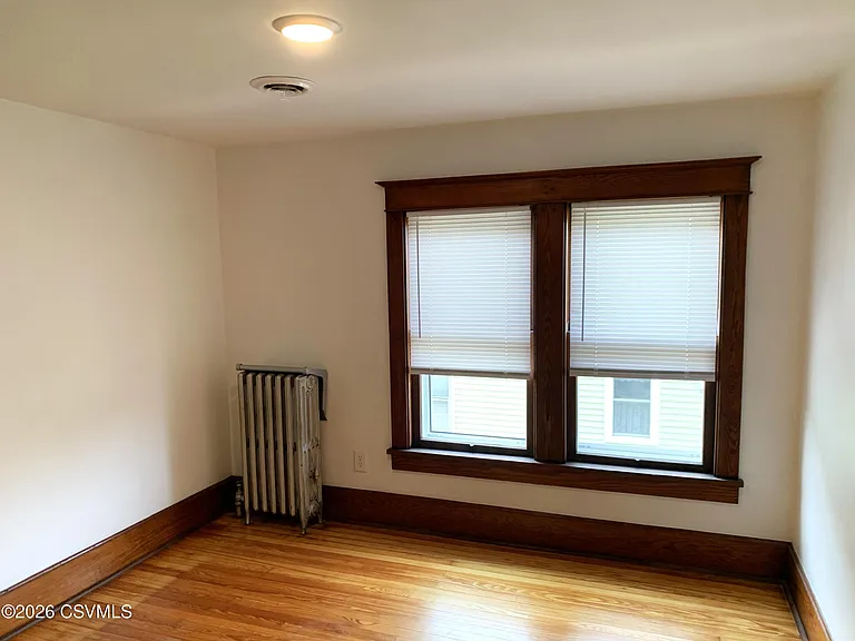 1004 W Market St — Photo 16