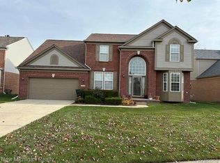 33868 Monterra Ln, Sterling Heights, MI 48312