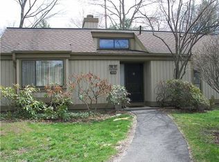 858 Heritage Vlg, Southbury, CT 06488