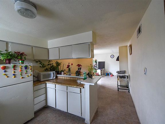 5th image of 6305 Westward St APT 104