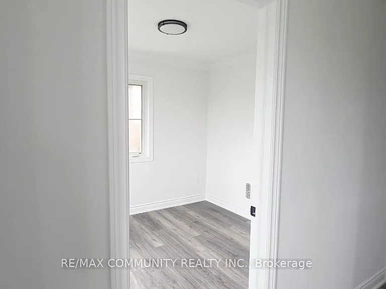 50 Rockman Cres #LOWER — Photo 8