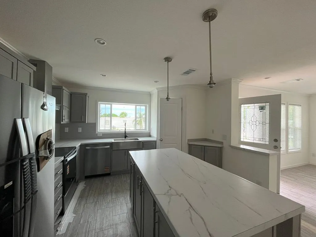 3 bed, 2.0 bath, 1356 sqft, $1,499 — Photo 4