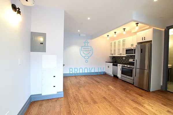 Rented by null | media 28