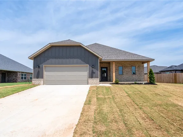 108 W Pitts St, Farmington, AR 72730