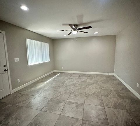 3rd image of 1523 W Colter St #8b057e728