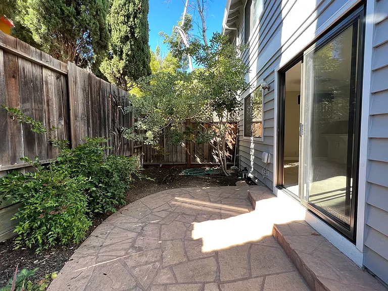 1201 W Parr Ave — Photo 14
