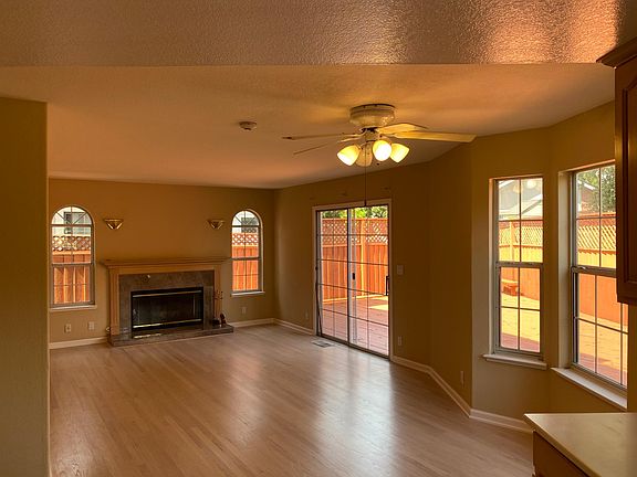 3rd image of 12095 Saratoga Villa Pl