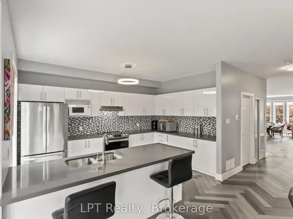 111 Bayview Ave, Georgina, ON L4P 3Z3