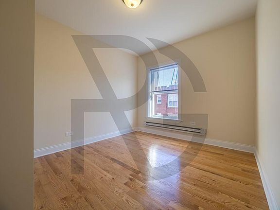 3rd image of 951 W Cornelia Ave #One