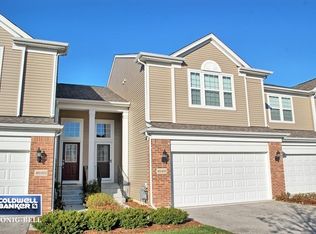 10S450 Carrington Cir, Burr Ridge, IL 60527