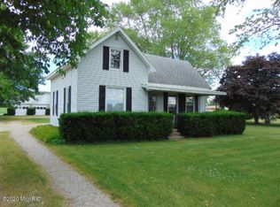 8197 Pokagon Rd, Berrien Center, MI 49102