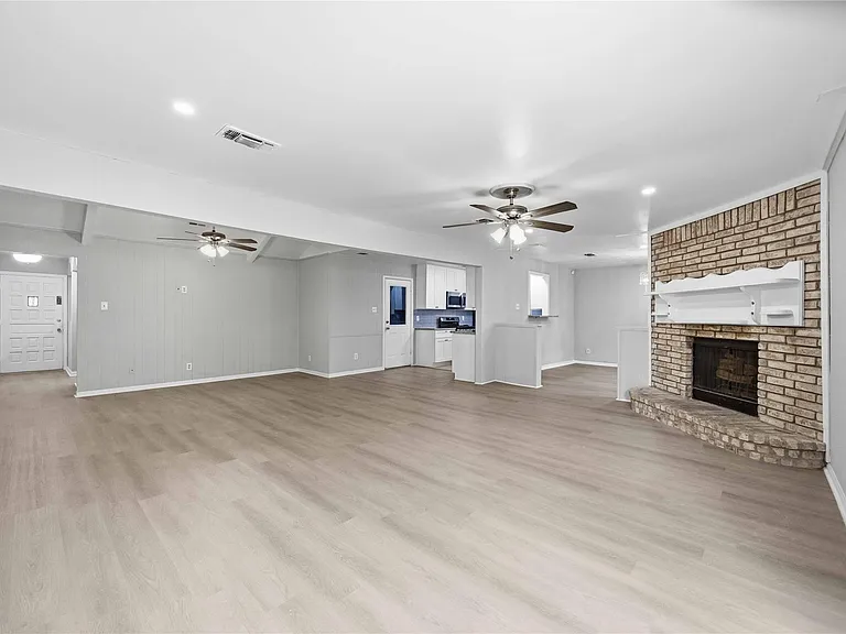 11006 Thackery Ln — Photo 10