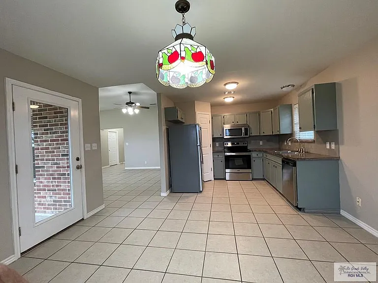 4950 Daffodil Dr #SINGLE FAMILY — Photo 6