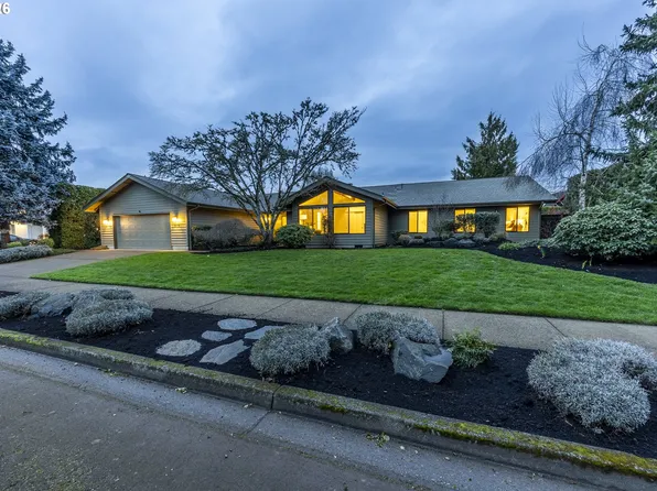 2071 Musket St, Eugene, OR 97408