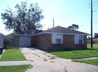 2401 Gallant Dr, Chalmette, LA 70043