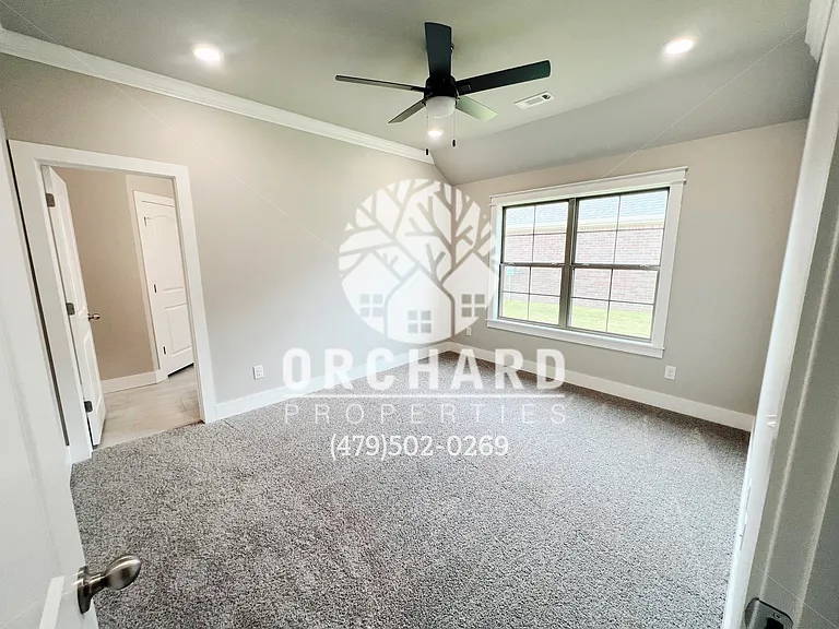 1011 Trailwood St — Photo 7