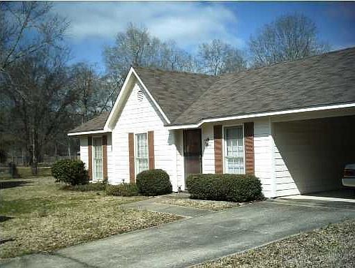 1st image of 1696 Ravenwood Ln