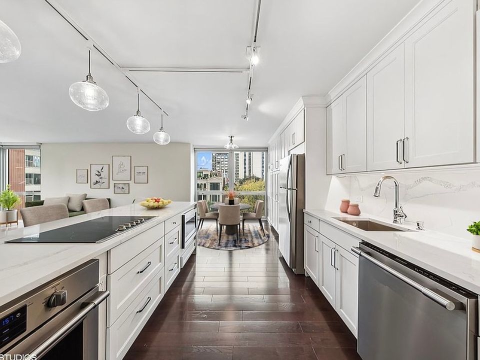 1st image of 1335 N Astor St #1501
