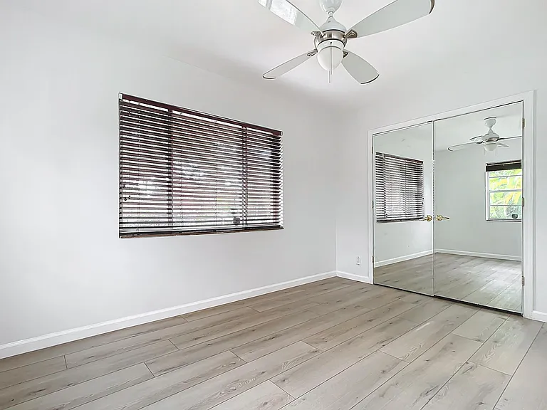 1701 SW 14th Ct — Photo 4