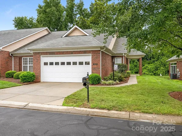 3729 Oak View Ct, Matthews, NC 28105